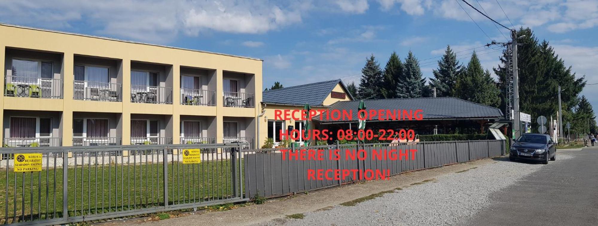 Grill Terasz Etterem Es Szallashely Mezőkövesd 外观 照片