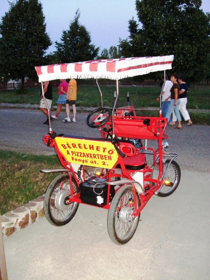Grill Terasz Etterem Es Szallashely Mezőkövesd 外观 照片