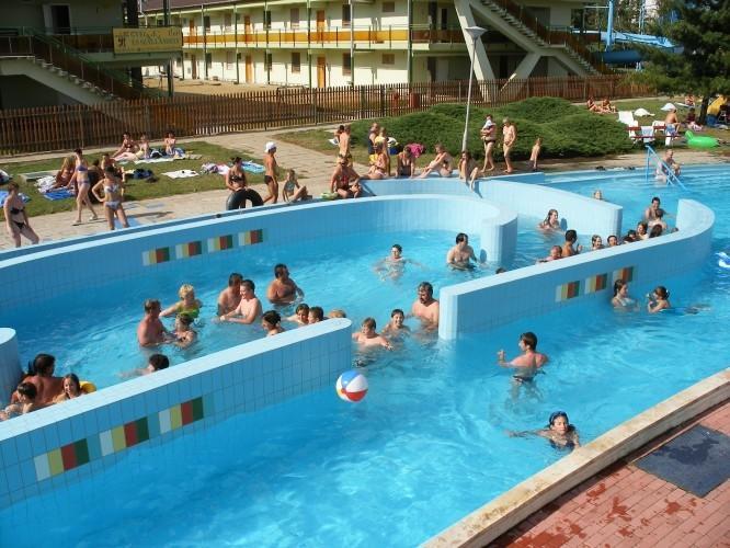 Grill Terasz Etterem Es Szallashely Mezőkövesd 外观 照片