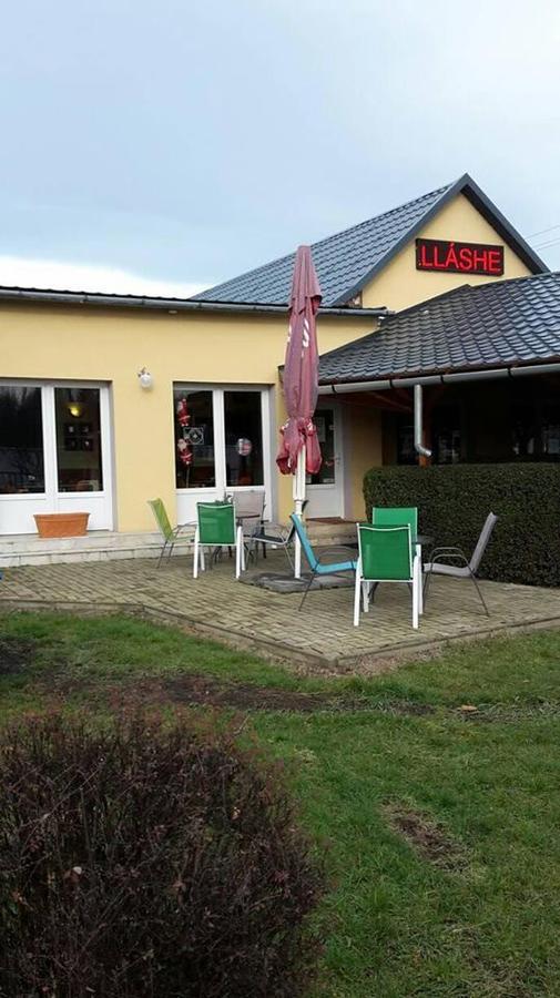 Grill Terasz Etterem Es Szallashely Mezőkövesd 外观 照片